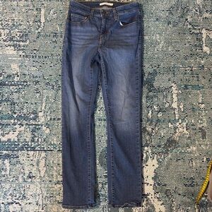 Women’s Levi classic mid rise skinny jeans (E14)